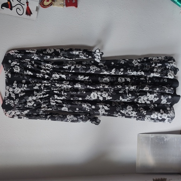 Isabel Maternity Black and White Floral Long Sleeve Dress NWT Size S Sheer Lined - Picture 9 of 9